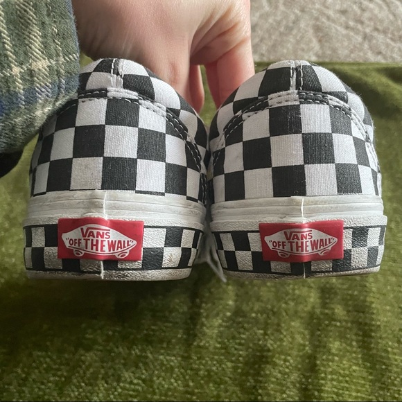Custom Vans - Picture 6 of 7